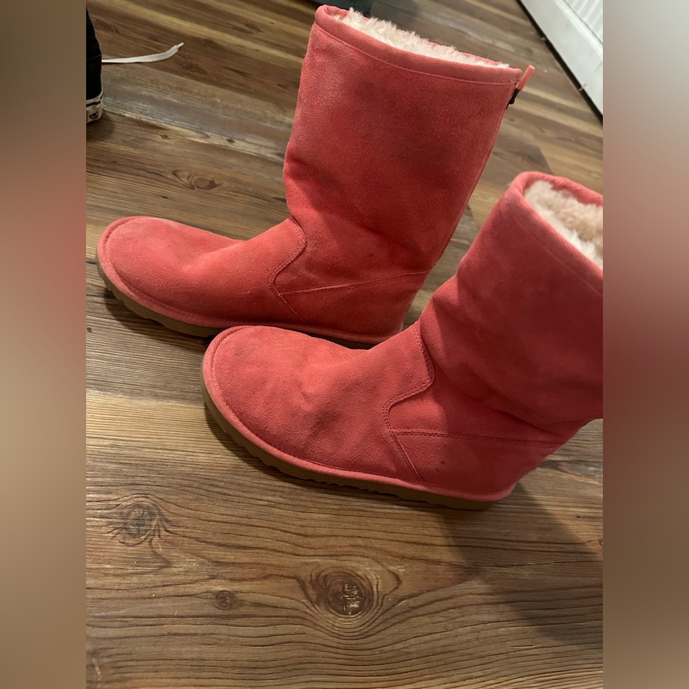 Pink uggs - Picture 3 of 4